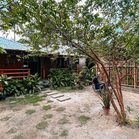 Islo Hut Kaliwa Hotel General Luna  Exterior photo