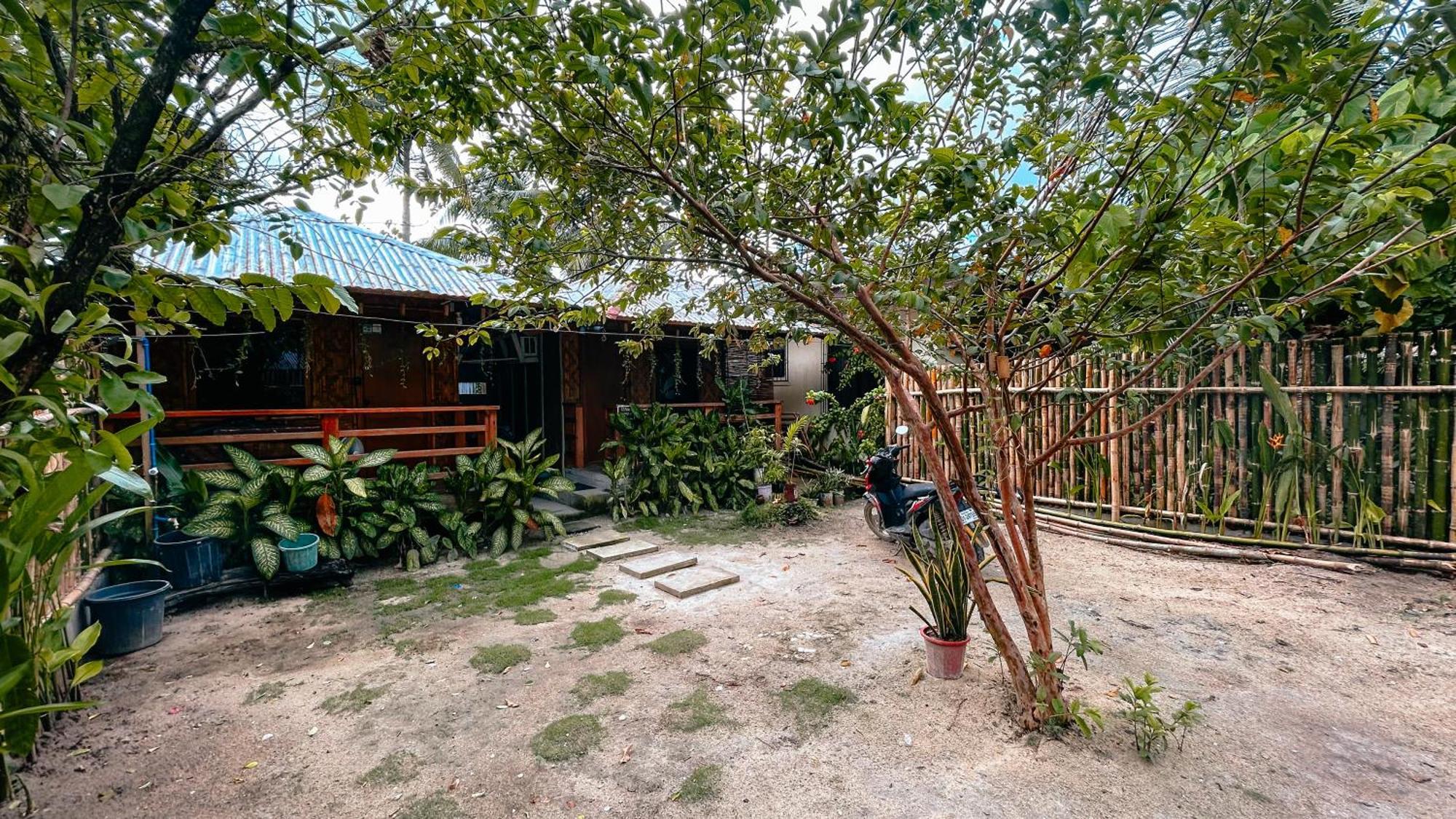 Islo Hut Kaliwa Hotel General Luna  Exterior photo